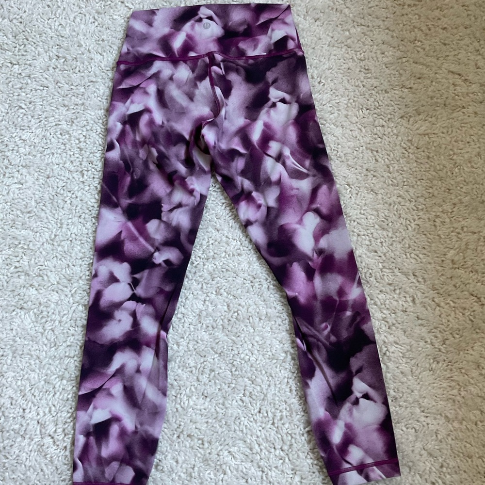 Women Lululemon pants